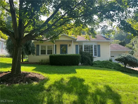 110 Woodland Dr, Millersburg, OH 44654