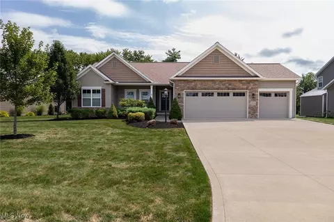 2606 Carlton St NW, North Canton, OH 44720