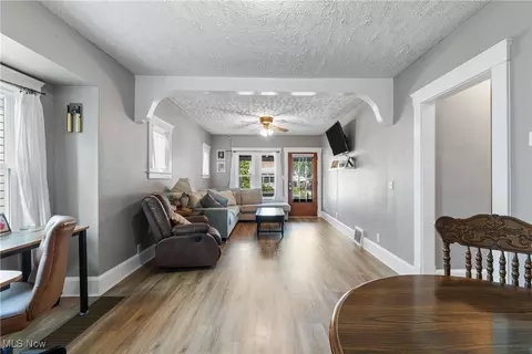 137 Hamilton St, Elyria, OH 44035 photo 9