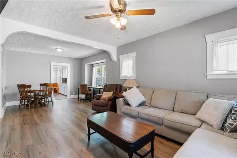 137 Hamilton St, Elyria, OH 44035 photo 5