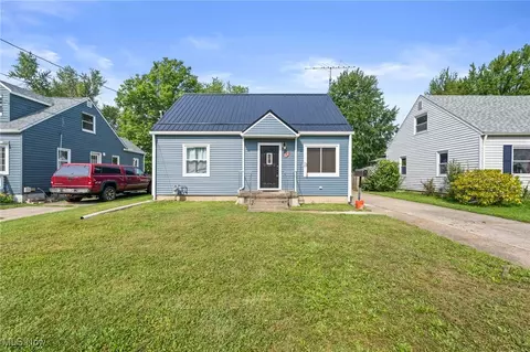 972 Warwick Dr, Sheffield Lake, OH 44054