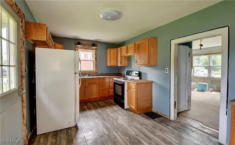 234 E Pleasant St, Coshocton, OH 43812 photo 11