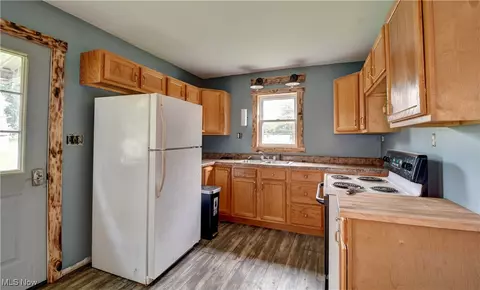 234 E Pleasant St, Coshocton, OH 43812 photo 12