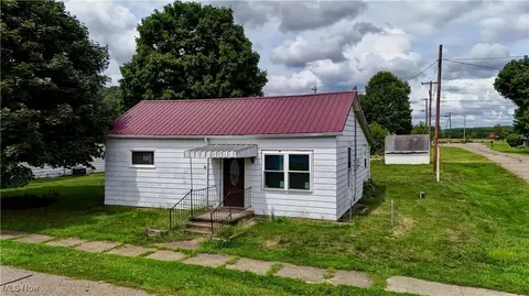 234 E Pleasant St, Coshocton, OH 43812