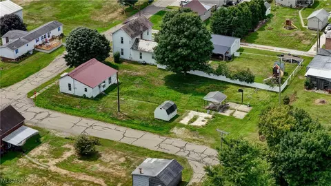 234 E Pleasant St, Coshocton, OH 43812 photo 8