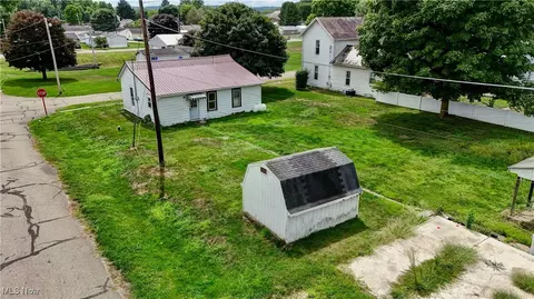 234 E Pleasant St, Coshocton, OH 43812 photo 6