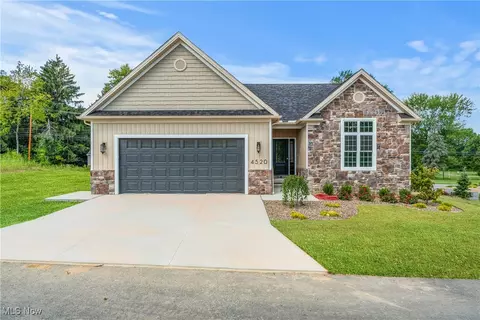 4520 Wyatt Way, Poland, OH 44514