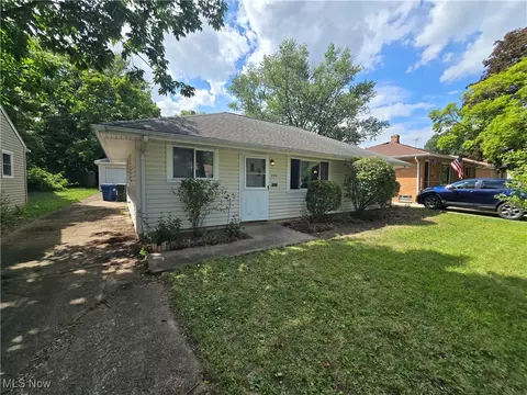 244 Thelma Dr, Sheffield Lake, OH 44054
