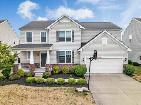 287 E Legend Ct, Highland Heights, OH 44143