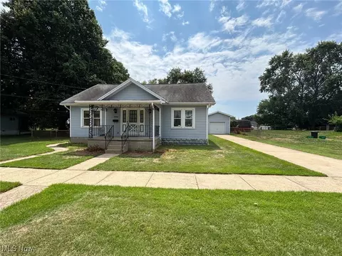 708 18th St, Vienna, WV 26105