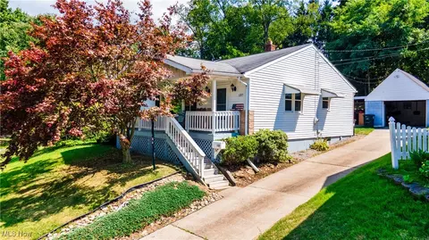 137 Parkdale Rd, Steubenville, OH 43952