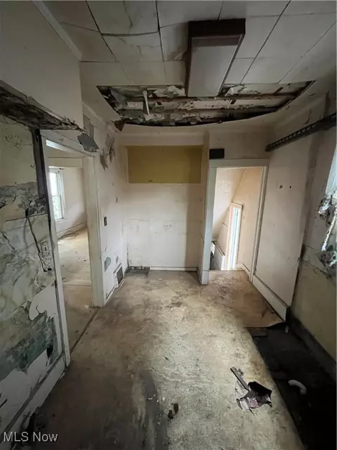 Entry Way - 2422 6th St NW, Canton, OH 44708 photo 1 of 3