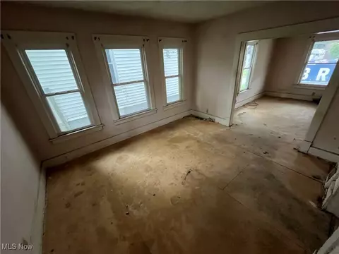Living - 2422 6th St NW, Canton, OH 44708 photo 3 of 4