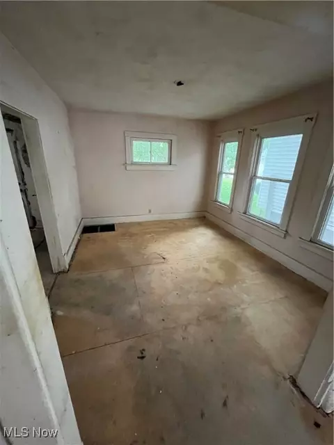 Living - 2422 6th St NW, Canton, OH 44708 photo 4 of 4