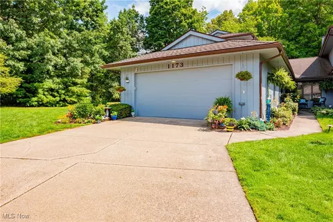 1173 Inverness Ln, Stow, OH 44224
