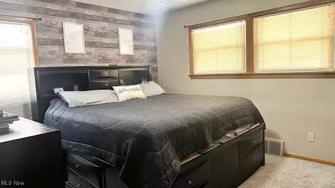 Bedroom - 30815 Crescent Dr, Willowick, OH 44095 photo 1 of 6