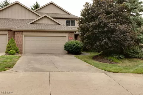 482 Dottie Ct #105, Tallmadge, OH 44278