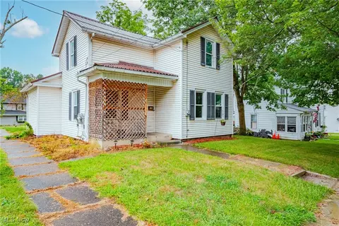 105 12th St NW, Massillon, OH 44647