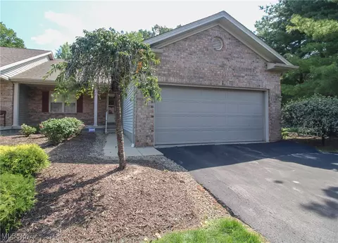 6695 Clingan Rd #1, Poland, OH 44514