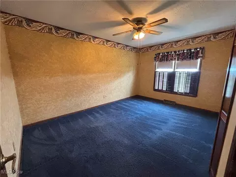 Bedroom - 72450 Colerain Rd, Dillonvale, OH 43917 photo 3 of 4