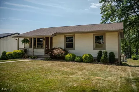 1330 Gotthard St SW, Sugarcreek, OH 44681