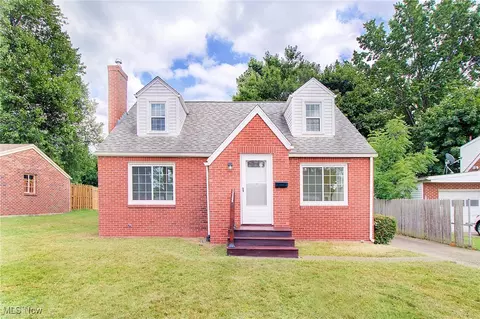 1926 Gibbs Ave NE, Canton, OH 44714