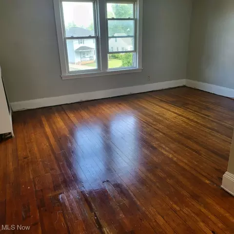 328 E 222nd St, Euclid, OH 44123 photo 10