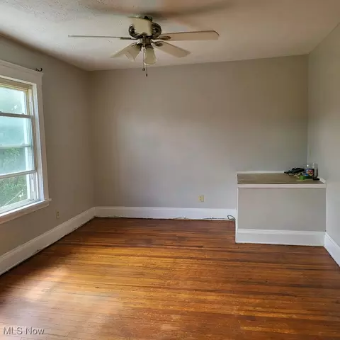 328 E 222nd St, Euclid, OH 44123 photo 11