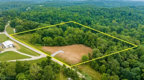 Portie Flamingo Road Se, Corning, OH 43730