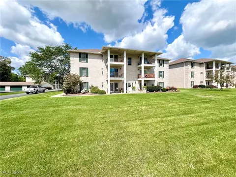 7362 Eisenhower Dr #5, Youngstown, OH 44512