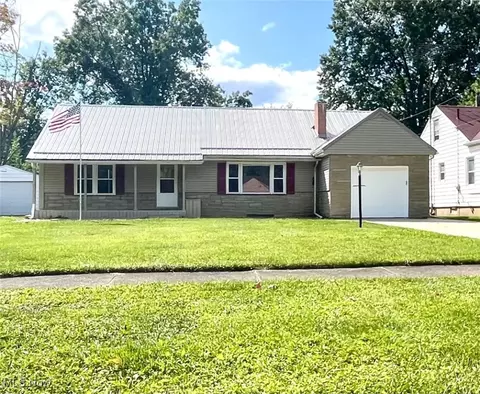 1807 Drexel Ave NW, Warren, OH 44485