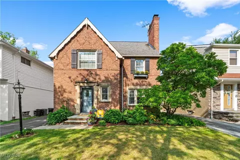 2448 Channing Rd, Cleveland, OH 44118