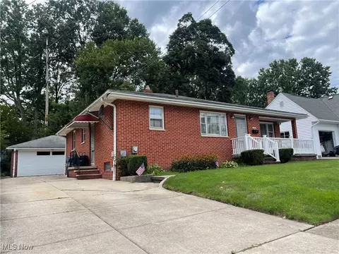 2452 13th, Cuyahoga Falls, OH 44223