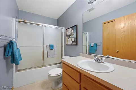 Bath - 3687 Cranberry Hl, Rootstown, OH 44272 photo 3 of 3