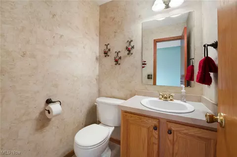 Bath - 3687 Cranberry Hl, Rootstown, OH 44272 photo 1 of 3