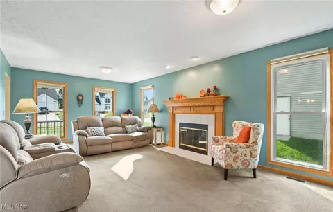 Living - 3687 Cranberry Hl, Rootstown, OH 44272 photo 2 of 3