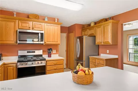 Kitchen - 3687 Cranberry Hl, Rootstown, OH 44272 photo 4 of 4