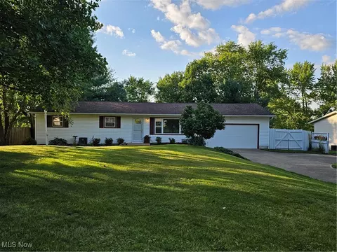 5681 Navarre Rd SW, Canton, OH 44706