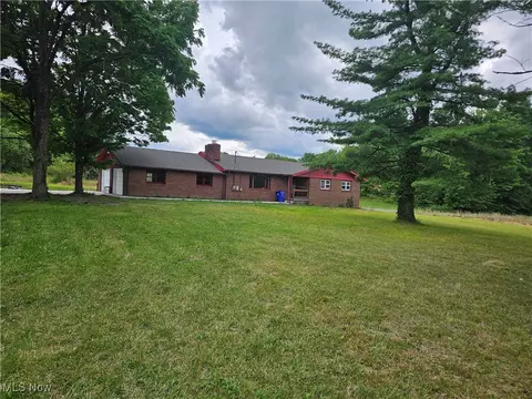 3072 Tallmadge Rd, Kent, OH 44240