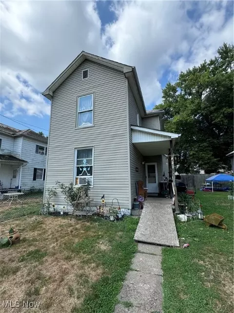 467 Hedgewood Ave, Zanesville, OH 43701