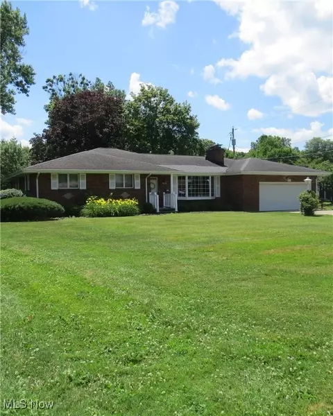 4423 Barrington Dr, Austintown, OH 44515