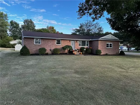 3544 Meese Rd NE, Louisville, OH 44641