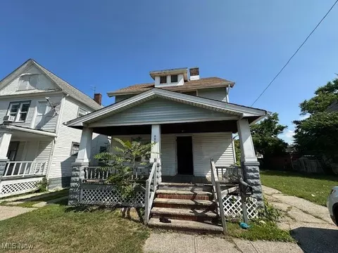 7927 Connecticut Ave, Cleveland, OH 44105