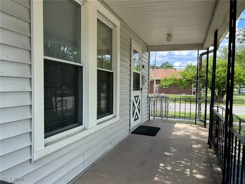 1693 E 33rd St, Lorain, OH 44055 photo 2