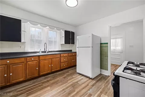 1693 E 33rd St, Lorain, OH 44055 photo 5