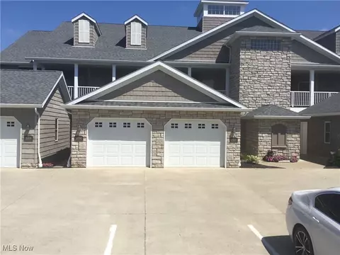 3096 Whispering Shores Dr, Vermilion, OH 44089