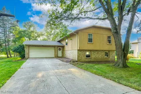 11843 Basswood Ave NW, Uniontown, OH 44685