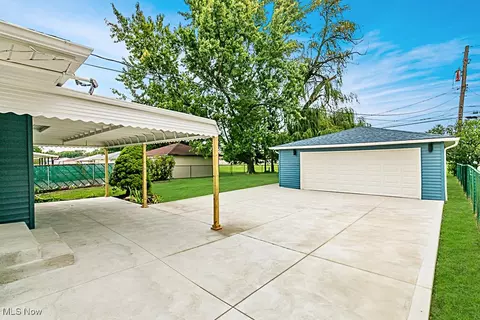 11890 Kader Dr, Parma, OH 44130 photo 3