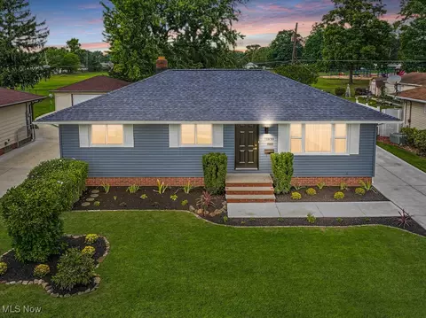 11890 Kader Dr, Parma, OH 44130 photo 2