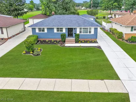 11890 Kader Dr, Parma, OH 44130 photo 1